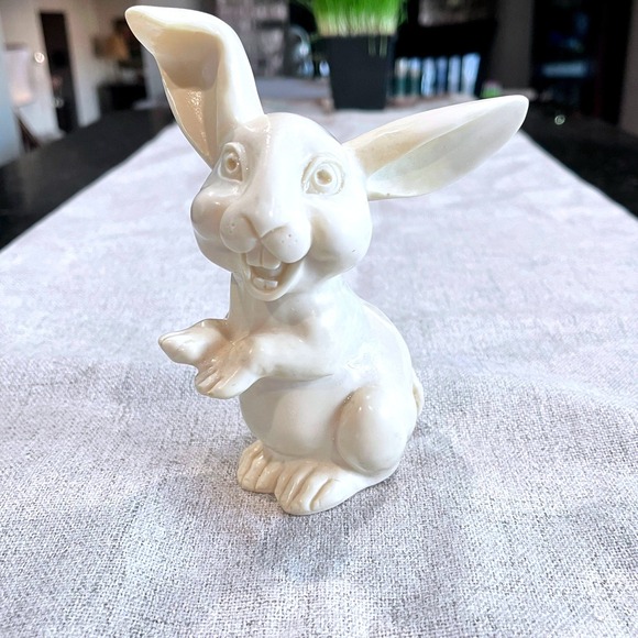 A. Santini Other - A Santini Italy Alabaster Rabbit Figurine Sculpture Vintage Signed White Bunny